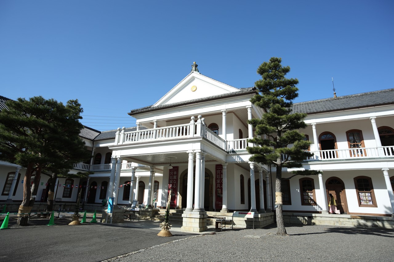 心に寄り添う小さなお墓。三重で家に置けるお墓をご提案